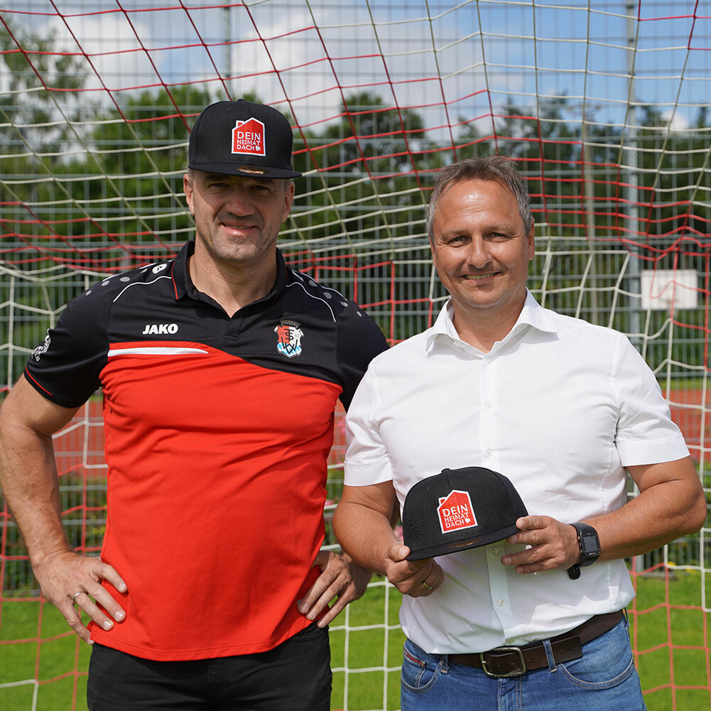 Glückwunsch! Der TSV Wertingen freut sich über 1.000 Euro Spende von der Zimmerei Draxinger.